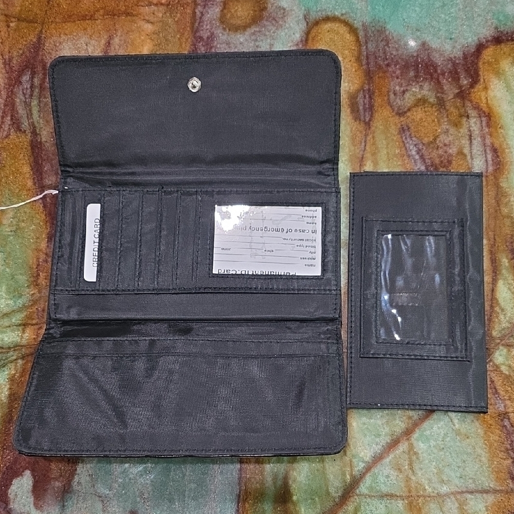 Black Quilted Heart Vegan Leather Trifold Wallet Nwt - Picture 6 of 7